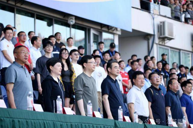 河床vs浦和红钻
_南京市市长、淮安市委书记现场观看“苏超”河床vs浦和红钻
，镇江市市长“探班”球员