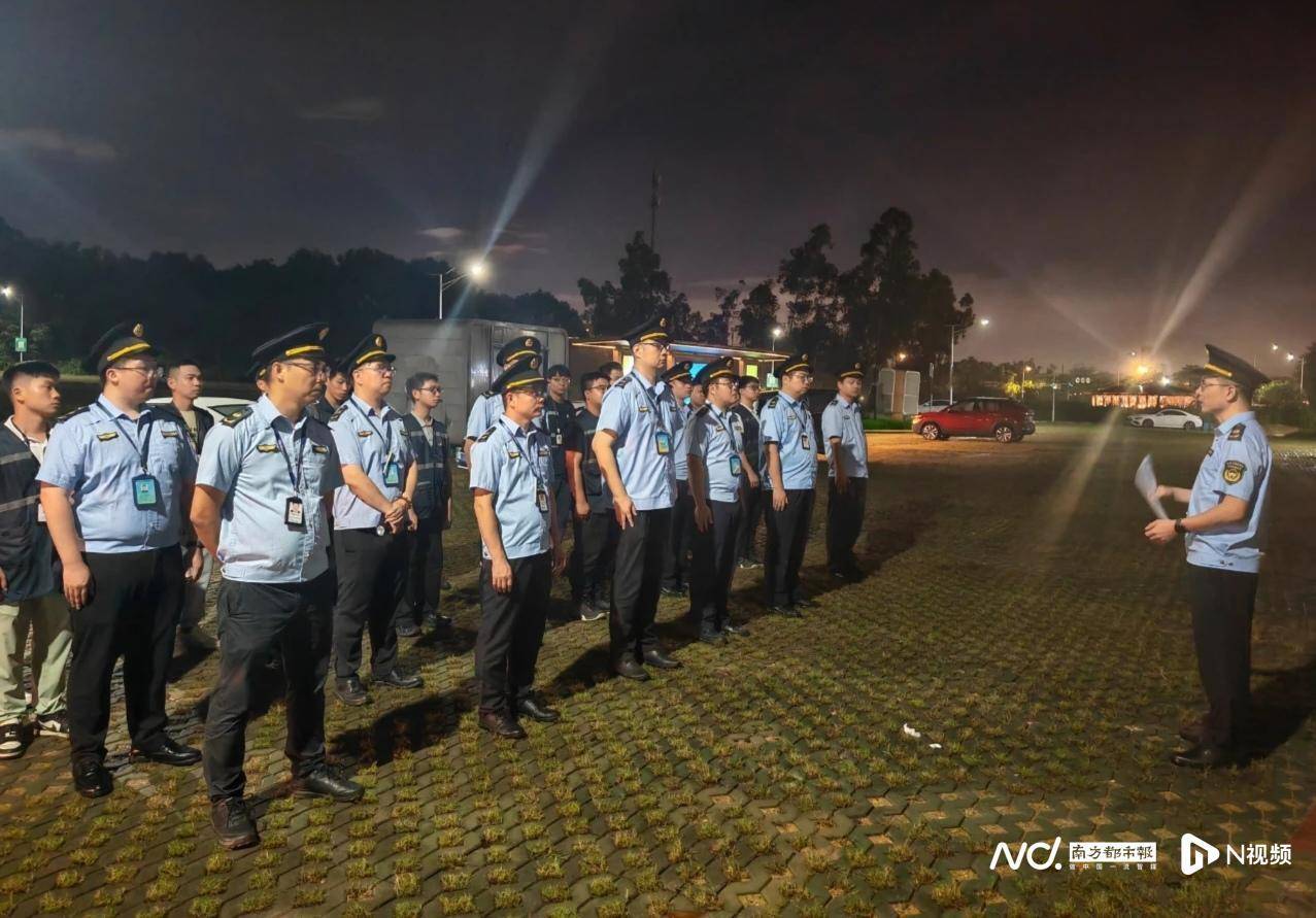 皇冠信用網代理_“闻着巨臭!”东莞松山湖一小区异味扰民皇冠信用網代理,执法人员连夜排查