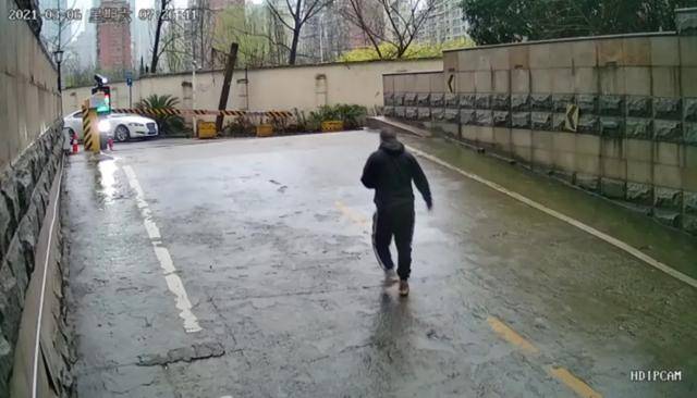 皇冠信用网代理如何注册_29岁女子遭丈夫碾轧拖拽8米死亡皇冠信用网代理如何注册,女方家属发声