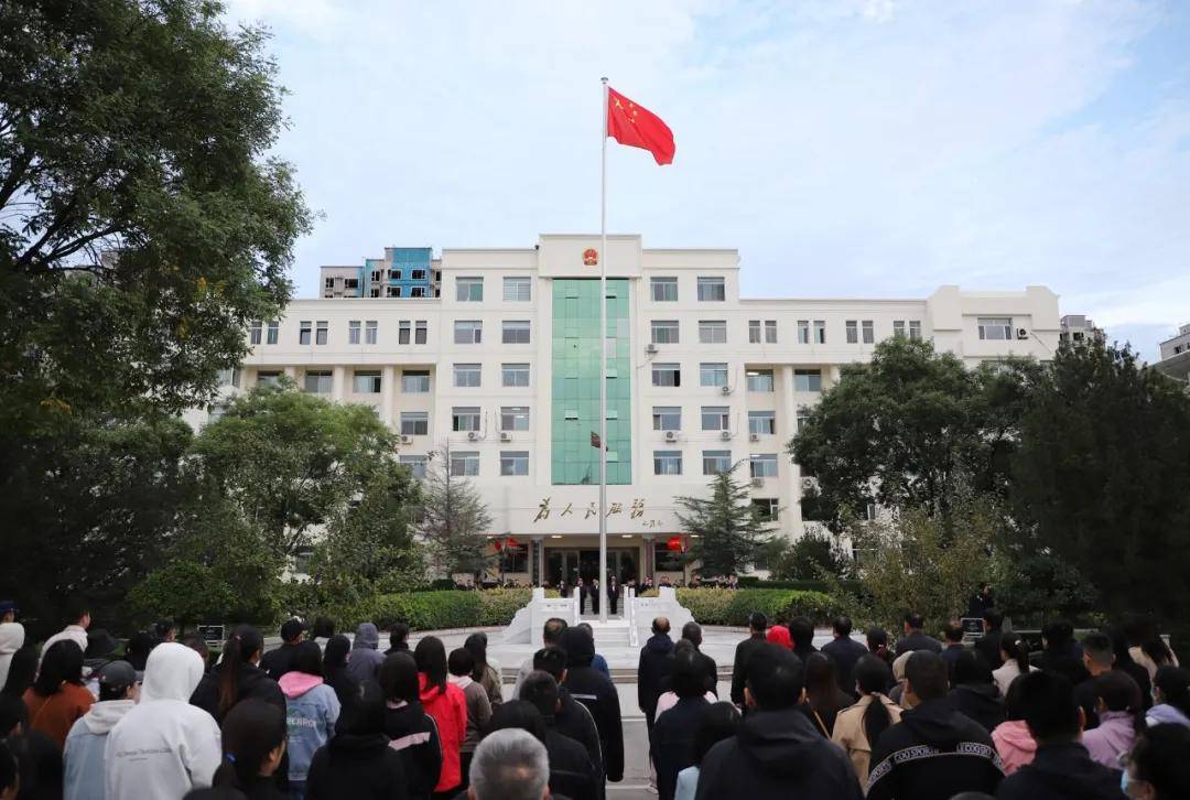 hga030怎么开户_“一家几口都是公务员”hga030怎么开户,人口小县财政供养入不敷出!副部级退休官员建议探索“公务人员与常住人口比例式削减”