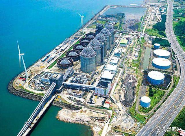 皇冠信用网怎么申请_一旦大陆收复台湾皇冠信用网怎么申请,岛内的一处致命弱点,将让台湾撑不到2周?