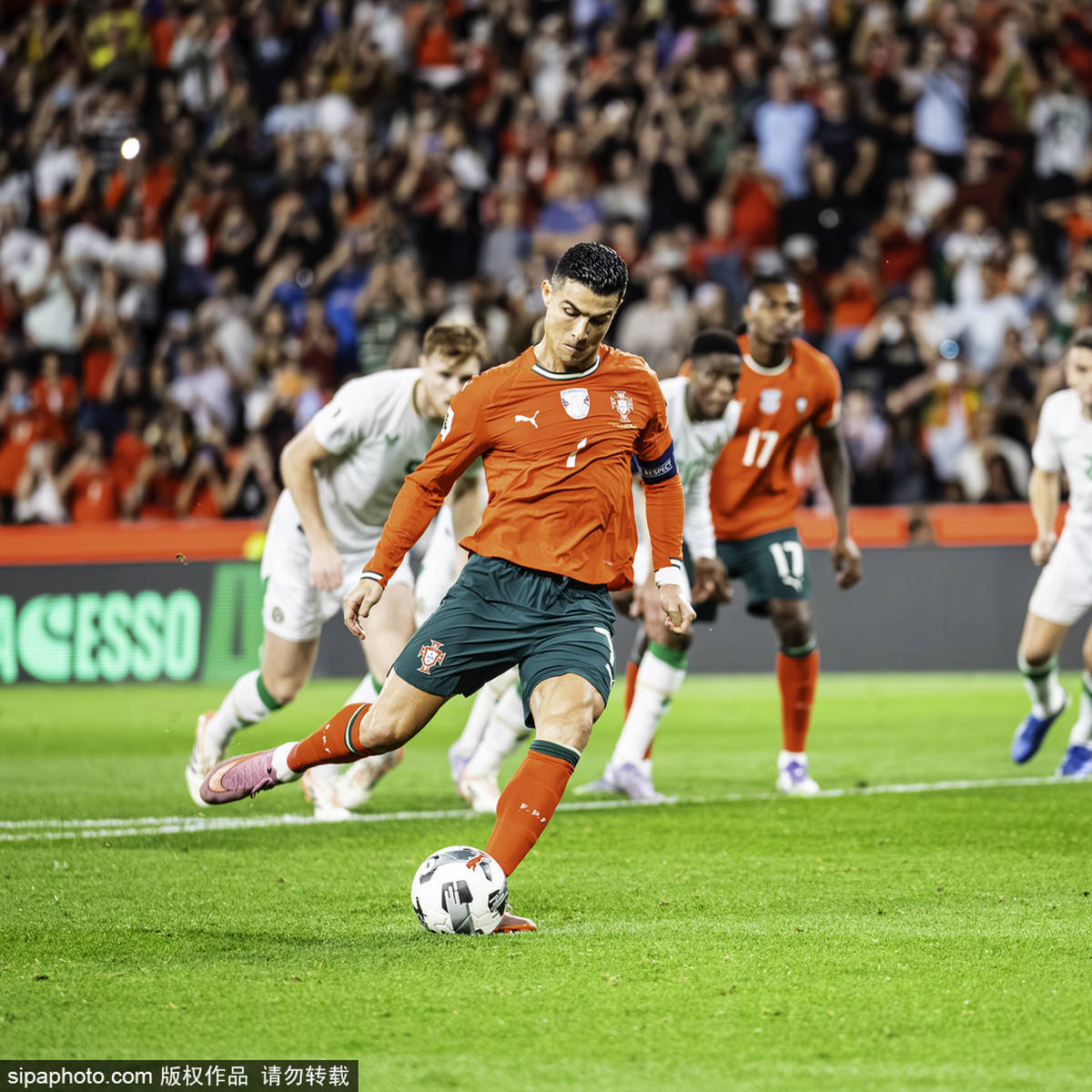 皇冠信用網代理注册_观战台:西法葡力争世预赛四连胜 英格兰赢球提前出线