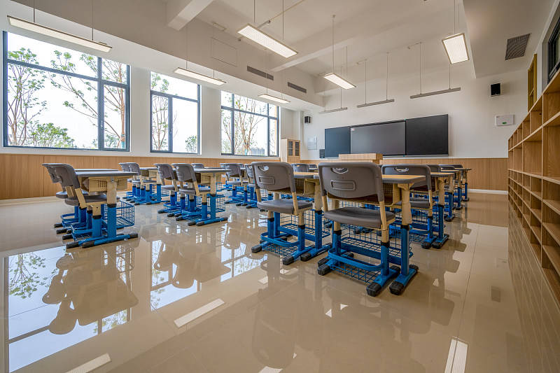 欧冠足球
_义务教育年限有望延长欧冠足球
?多地已有扩大免费教育范围的初步探索