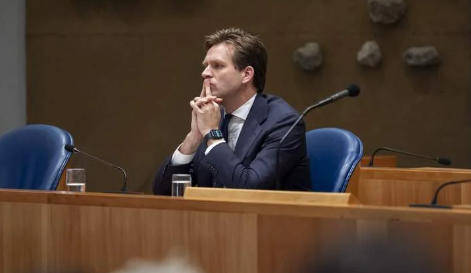 欧洲区附加赛A组_荷兰经济大臣还在自吹：没通知中美欧欧洲区附加赛A组，做得对