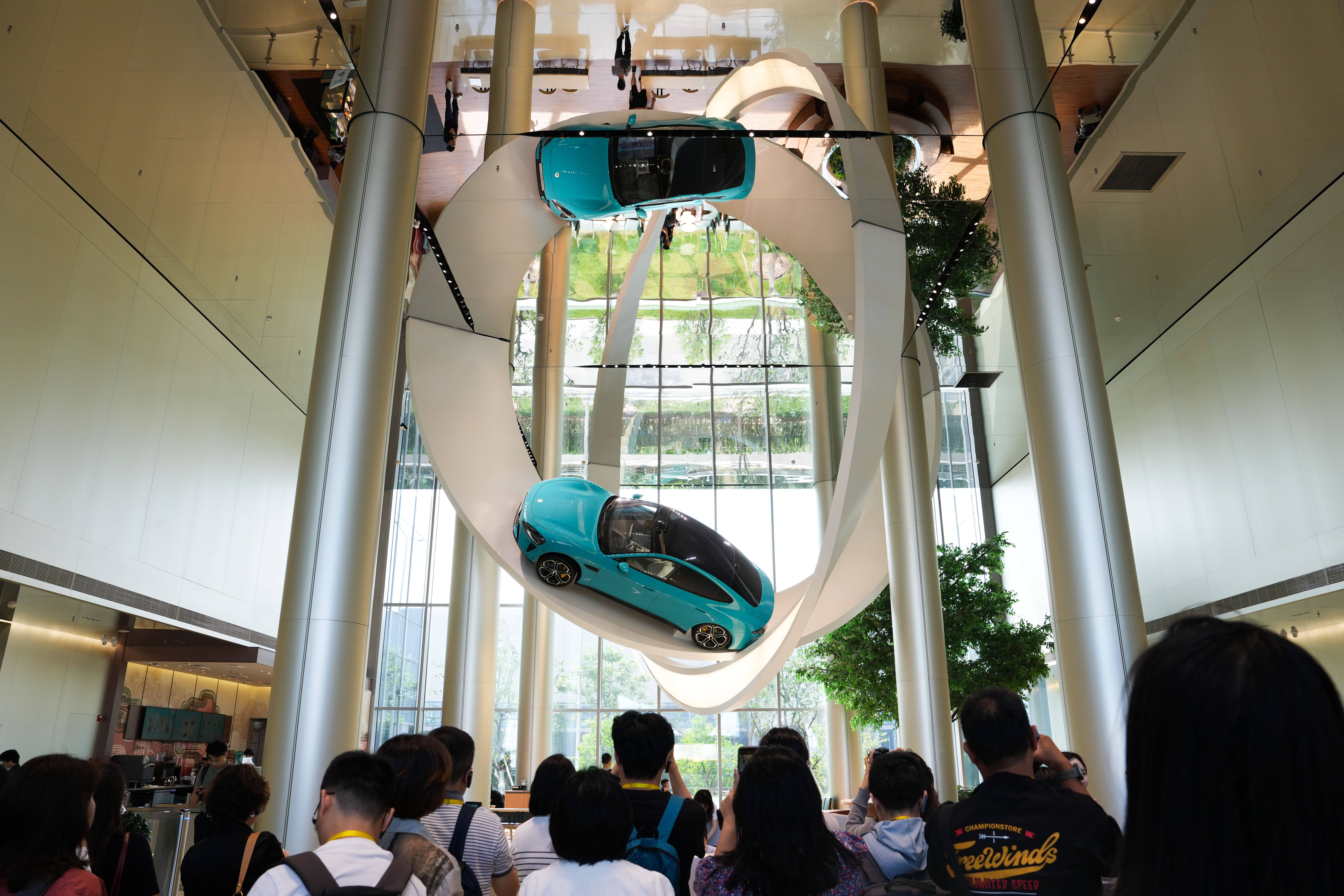 皇冠信用盘足球代理_新加坡媒体：中国工厂成为热门旅游打卡地