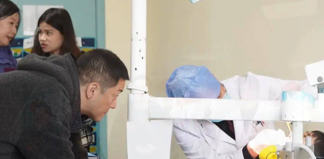 皇冠手机登录_“给李亚鹏捐款”突然火了！众多网友涌入皇冠手机登录，捐款已超1400万元